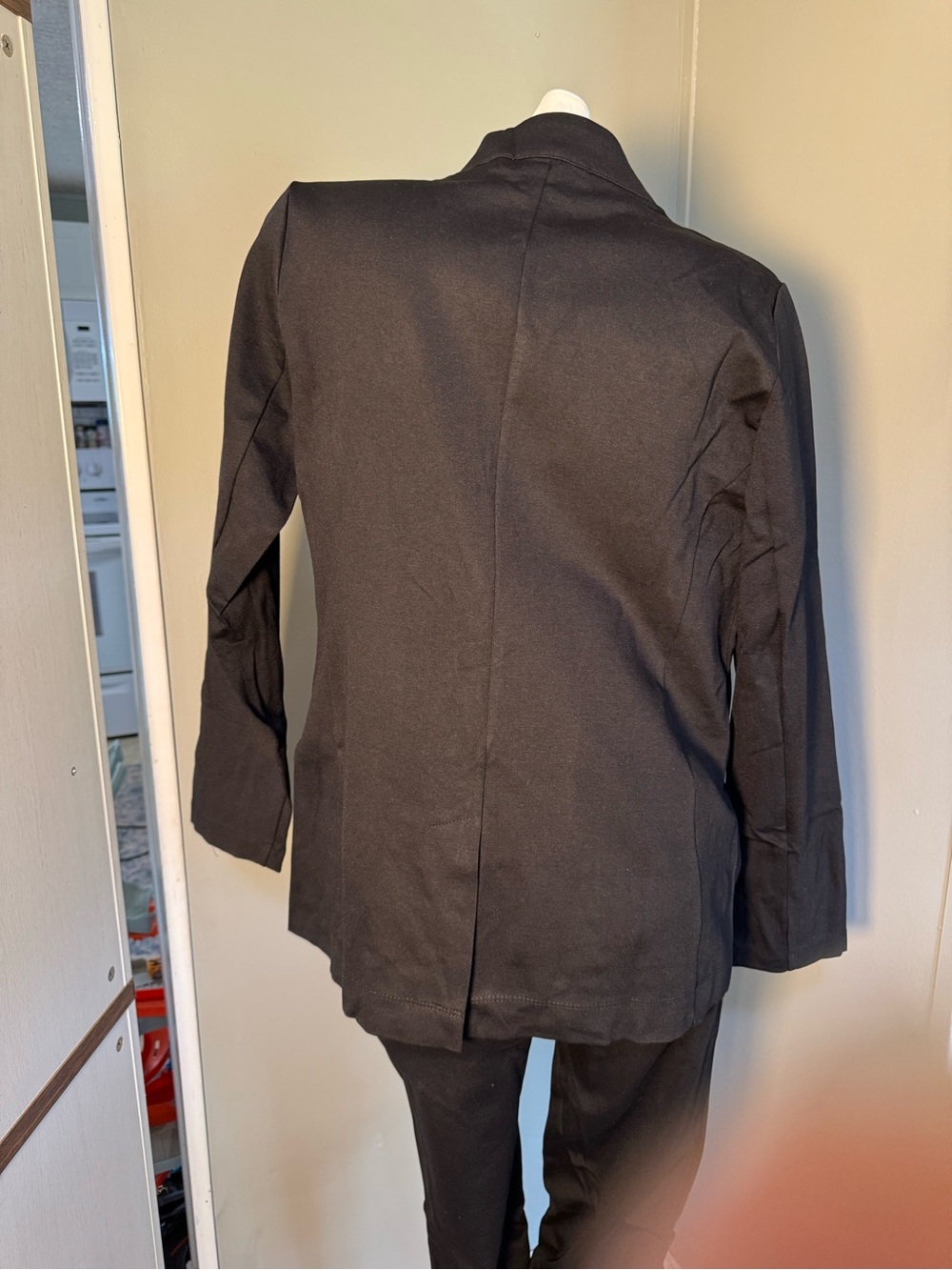 Women's Black Single-Button Tailored Blazer Jacket - Picture 2 of 5